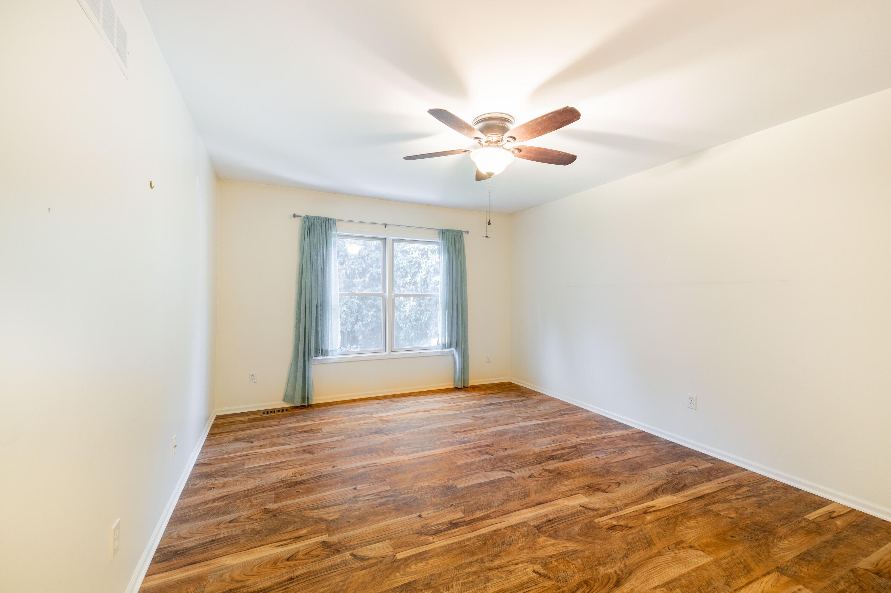 22450 Timber Ridge Court Woodhaven, MI 48183 - Photo 14 of 35 22450 Timber Ridge, Woodhaven (14 of 35)