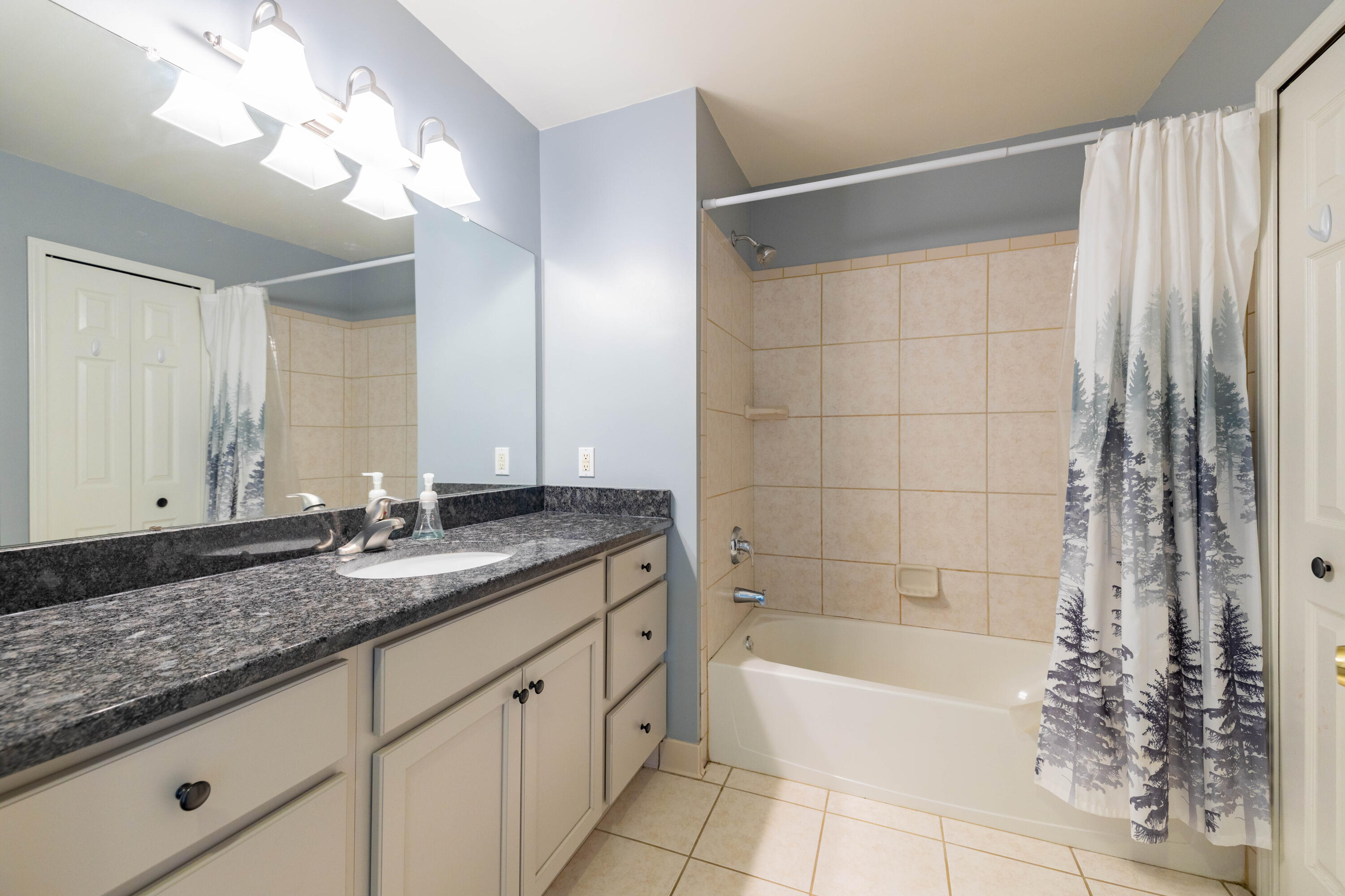 22450 Timber Ridge Court Woodhaven, MI 48183 - Photo 26 of 35 22450 Timber Ridge, Woodhaven (26 of 35)