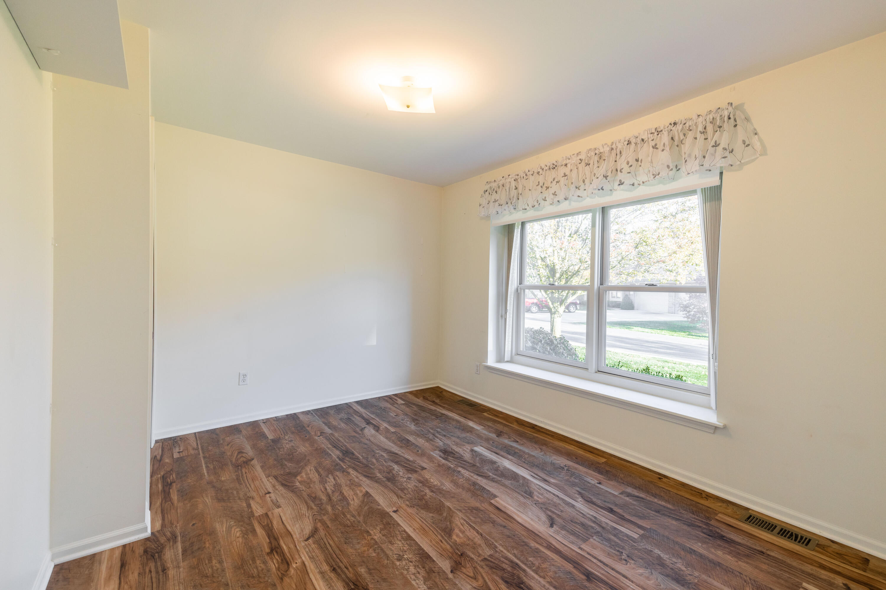 22450 Timber Ridge Court Woodhaven, MI 48183 - Photo 5 of 35 22450 Timber Ridge, Woodhaven (5 of 35)