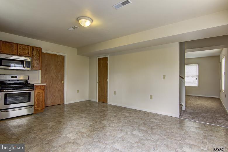 315 West Constitution Avenue Spring Grove, PA 17362 - Photo 11 of 29 Gallery Image 11