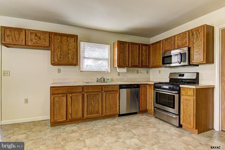 315 West Constitution Avenue Spring Grove, PA 17362 - Photo 9 of 29 Gallery Image 9