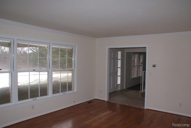 75537 Dequindre Road Leonard, MI 48367 - Photo 9 of 12 2