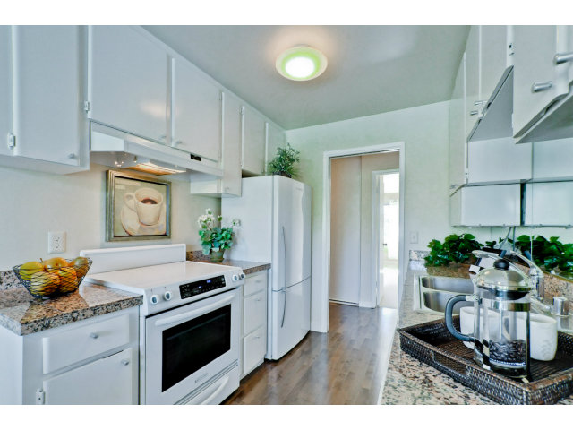 100 East Middlefield Road, Unit 6H Mountain View, CA 94043 - Photo 12 of 25 Gallery Image 12