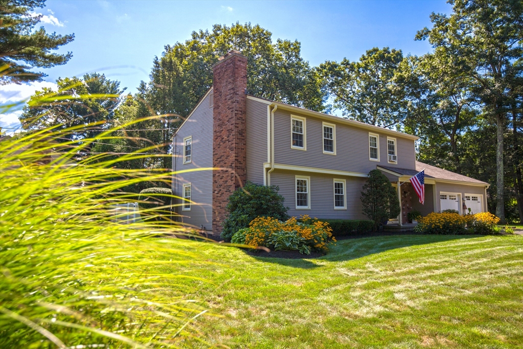 138 Ridgecrest Drive Westfield, MA 01085 - Photo 2 of 42 Gallery Image 2