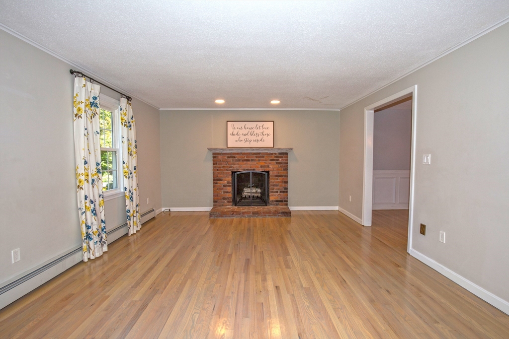 138 Ridgecrest Drive Westfield, MA 01085 - Photo 5 of 42 Gallery Image 5