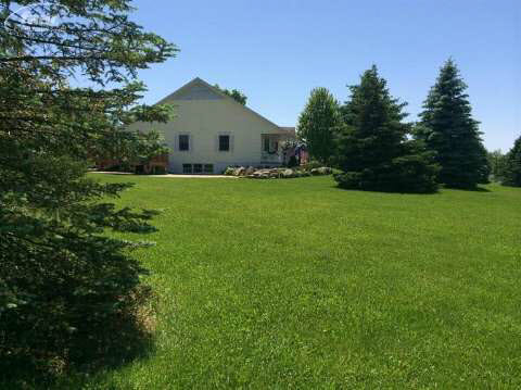 6334 Tripp Road Holly, MI 48442 - Photo 4 of 43 20403693-3.JPG