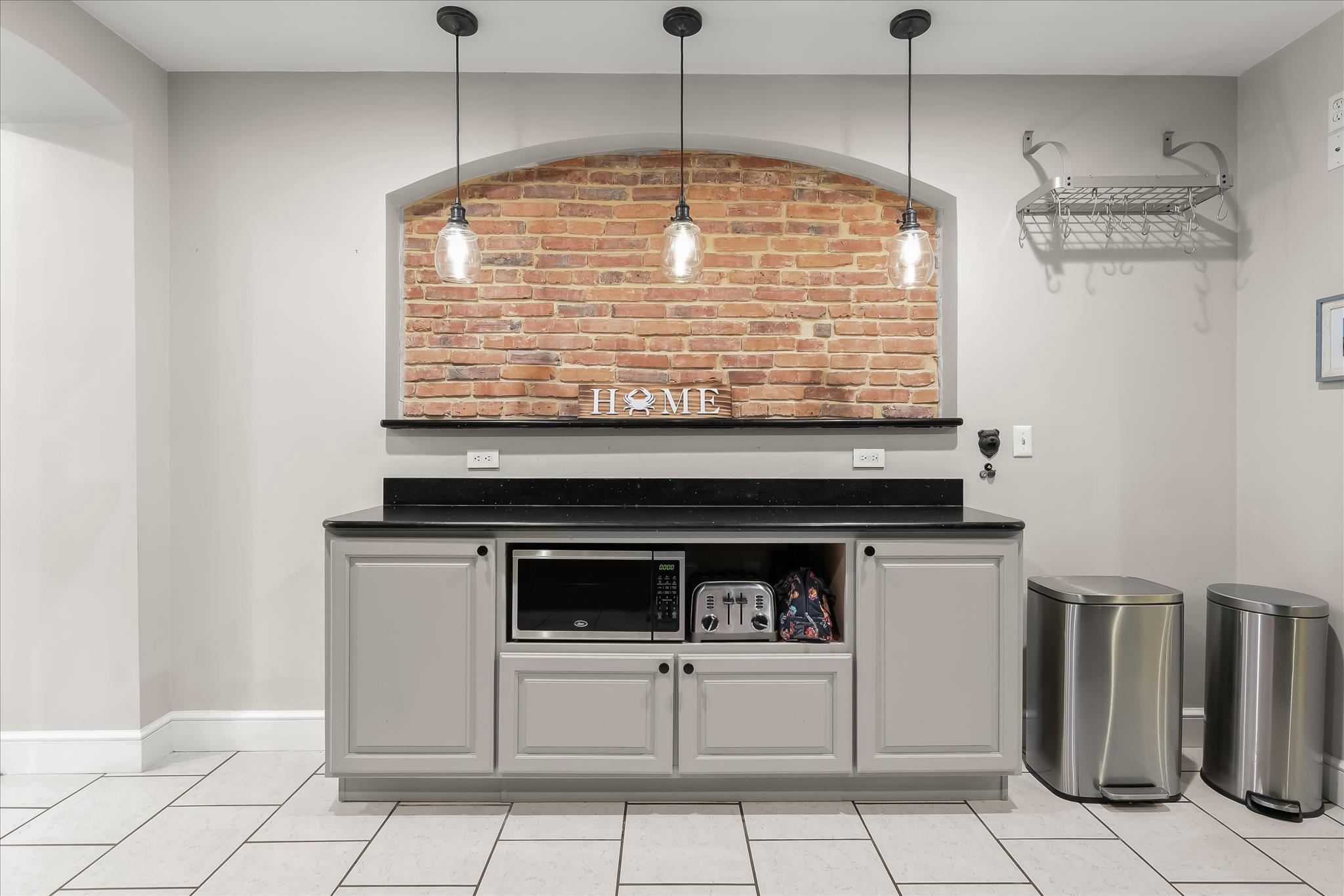 724 South Potomac Street Baltimore, MD 21224 - Photo 13 of 48 Kitchen with Extra Counter Space