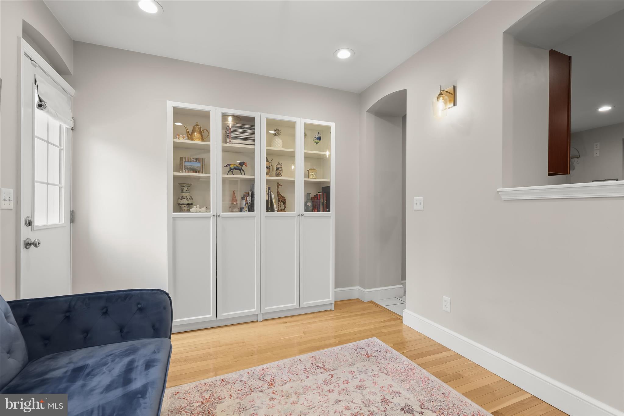 724 South Potomac Street Baltimore, MD 21224 - Photo 16 of 48 Sitting Room Built Ins