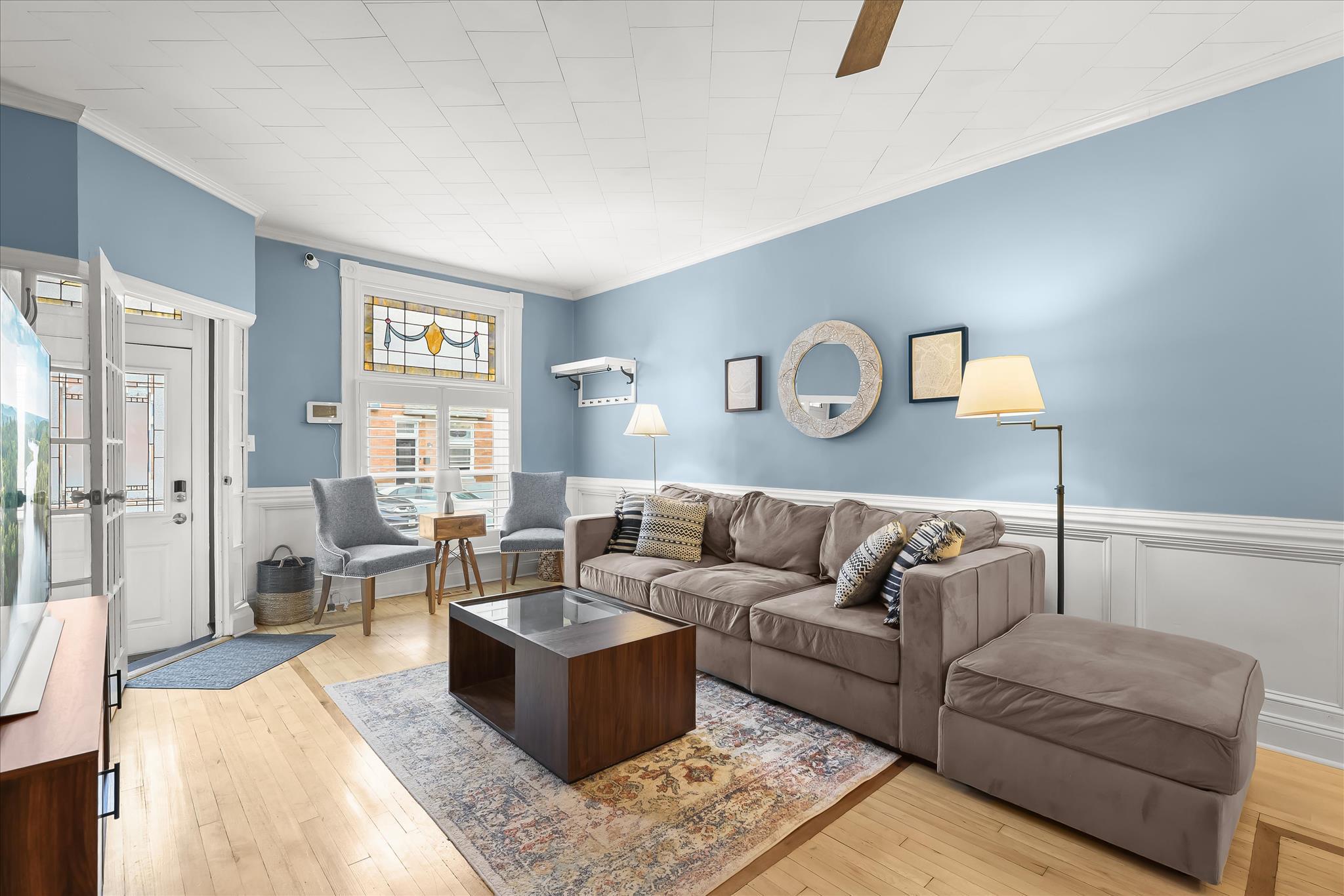 724 South Potomac Street Baltimore, MD 21224 - Photo 4 of 48 Spacious Living Room