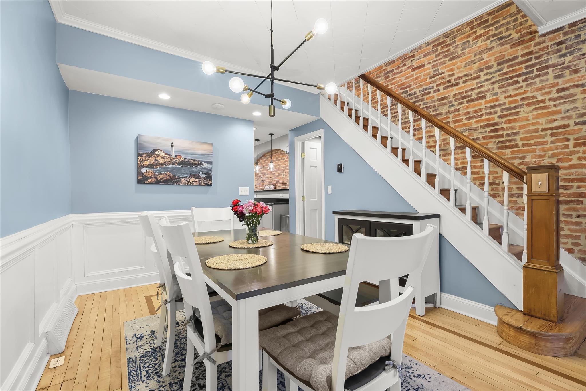 724 South Potomac Street Baltimore, MD 21224 - Photo 10 of 48 Dining Area with Updated Light Fixture