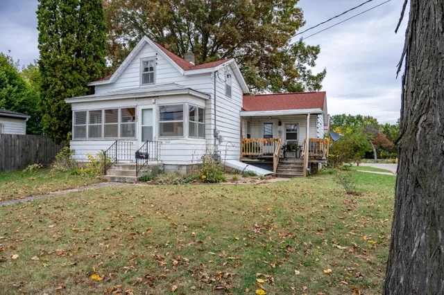 $88,500 | 825 East State Street, Mauston, WI 53948