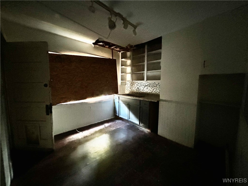 5 Fennimore Avenue Buffalo, NY 14215 - Photo 5 of 10