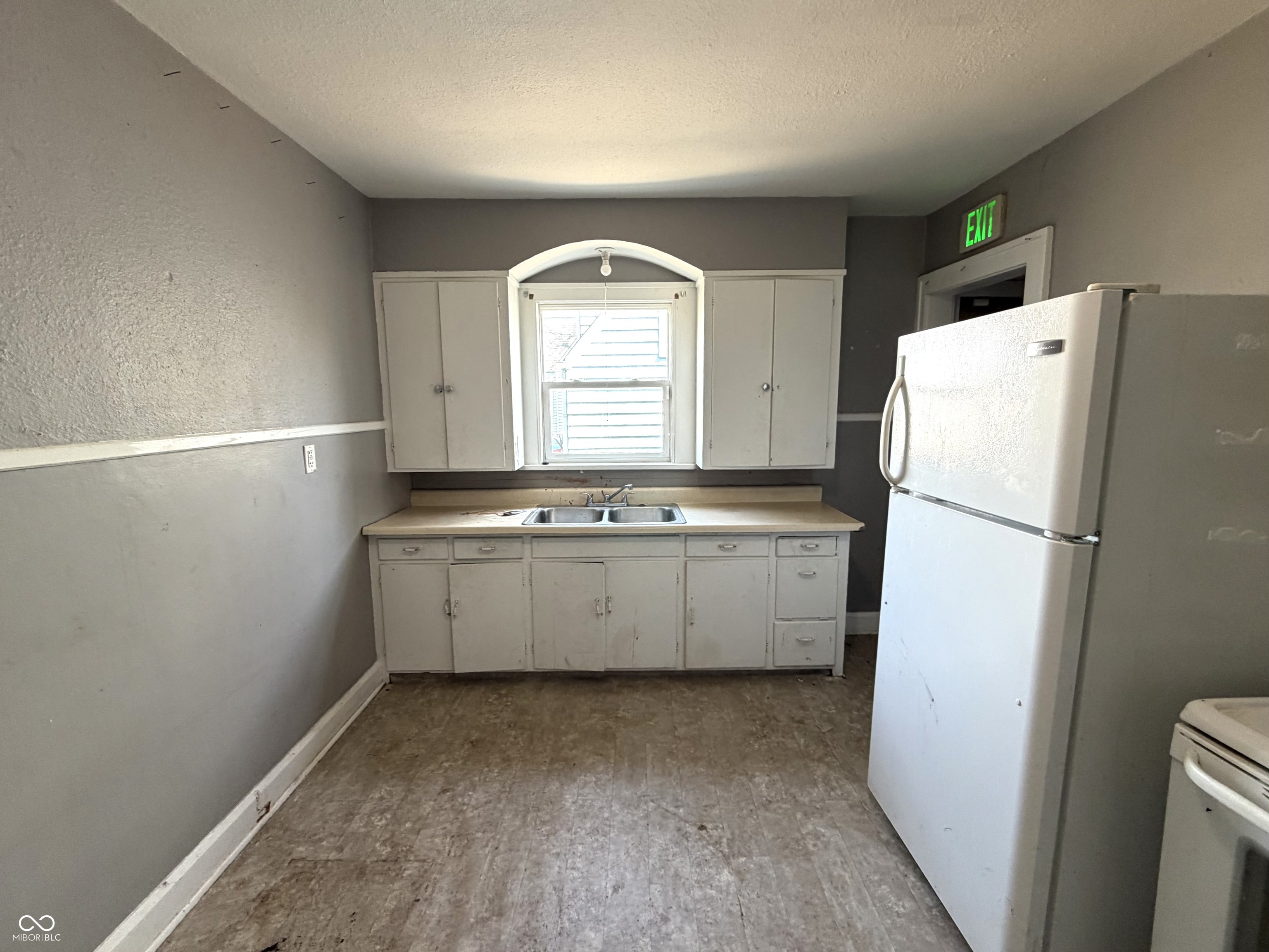815 East 19th Street Anderson, IN 46016 - Photo 5 of 10