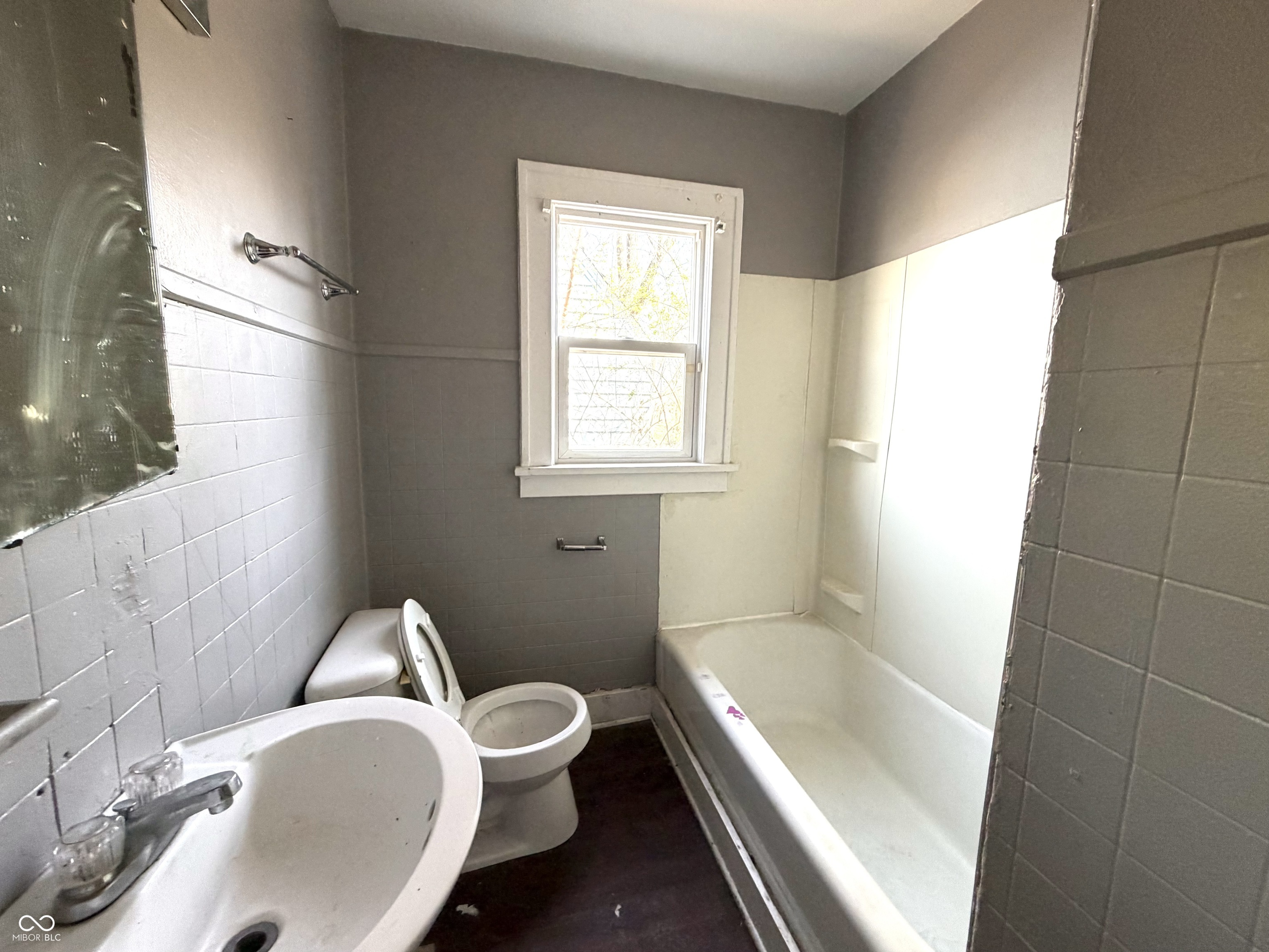 815 East 19th Street Anderson, IN 46016 - Photo 6 of 10