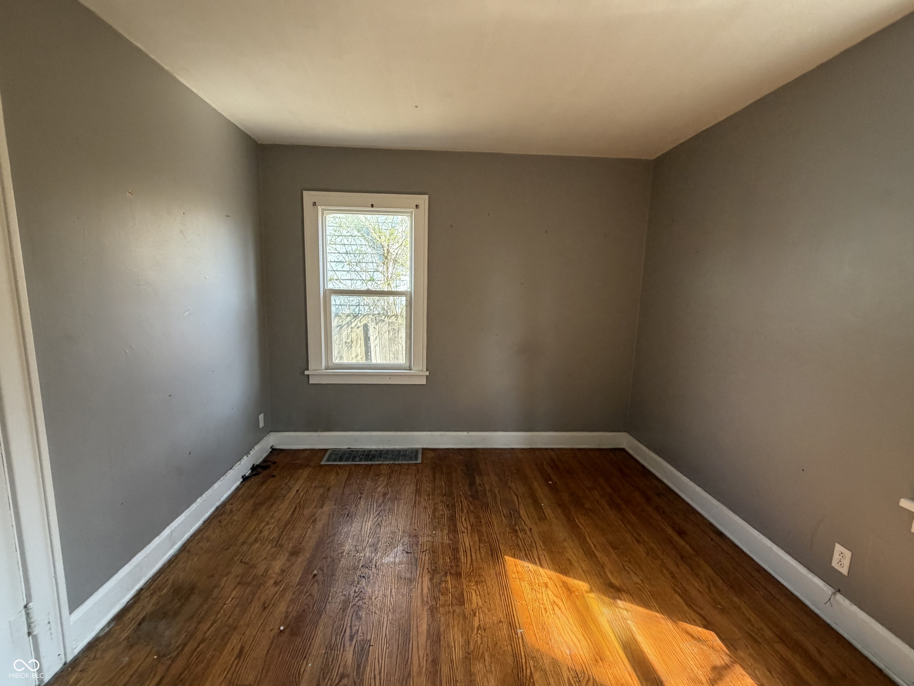 815 East 19th Street Anderson, IN 46016 - Photo 9 of 10