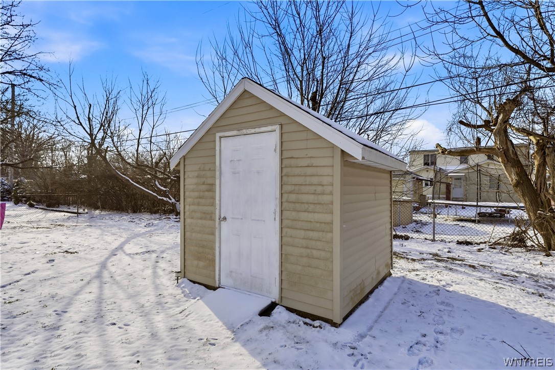 81 Huth Road Cheektowaga, NY 14225 - Photo 8 of 50