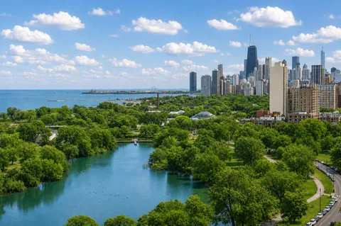 $725,000 | 2626 North Lakeview Avenue, Unit 1903, Chicago, IL 60614