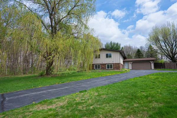 $2,995 | 831 Opal Drive, Valparaiso, IN 46383