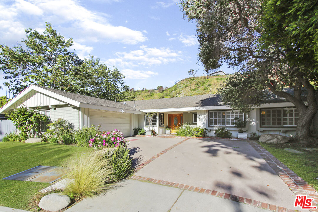 6205 Frondosa Drive Malibu, CA 90265 - Photo 2 of 14