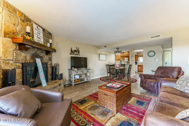 $349,900 | 526 Briarcliff Way, Unit 106, Pigeon Forge, TN 37863