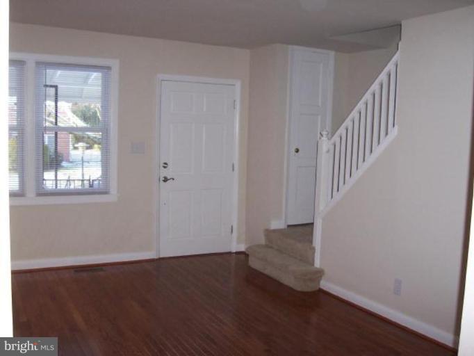 4509 Pen Lucy Road Baltimore, MD 21229 - Photo 7 of 16 Living Room #2