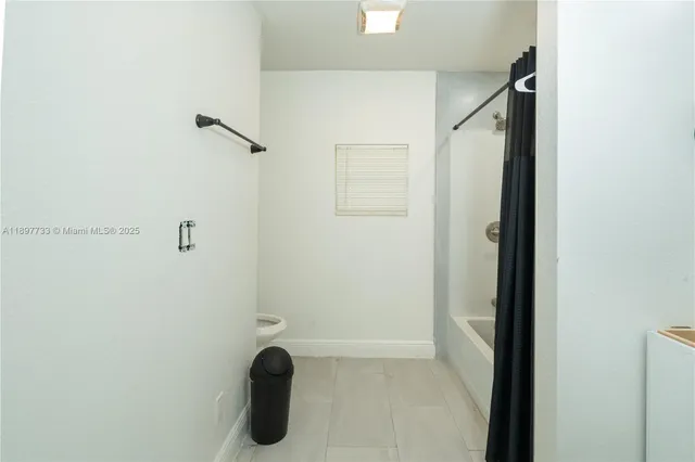 $1,800 | 121 East 3rd Street, Lehigh Acres, FL 33936