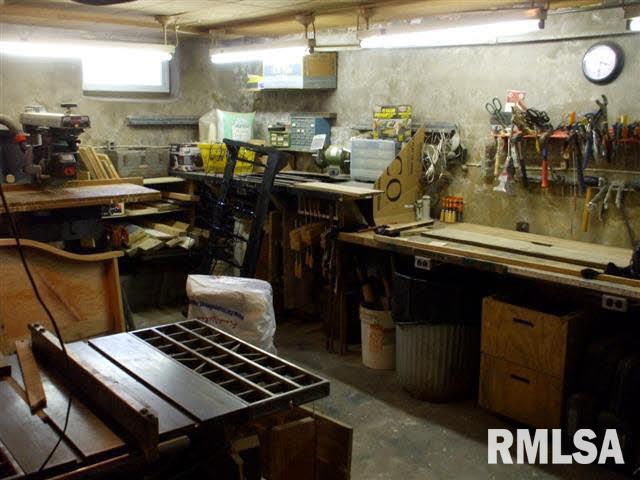 2318 Garfield Street Clinton, IA 52732 - Photo 23 of 24