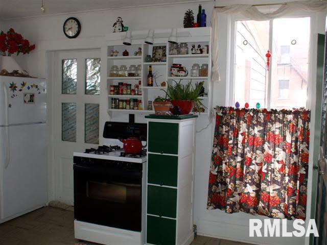 2318 Garfield Street Clinton, IA 52732 - Photo 8 of 24