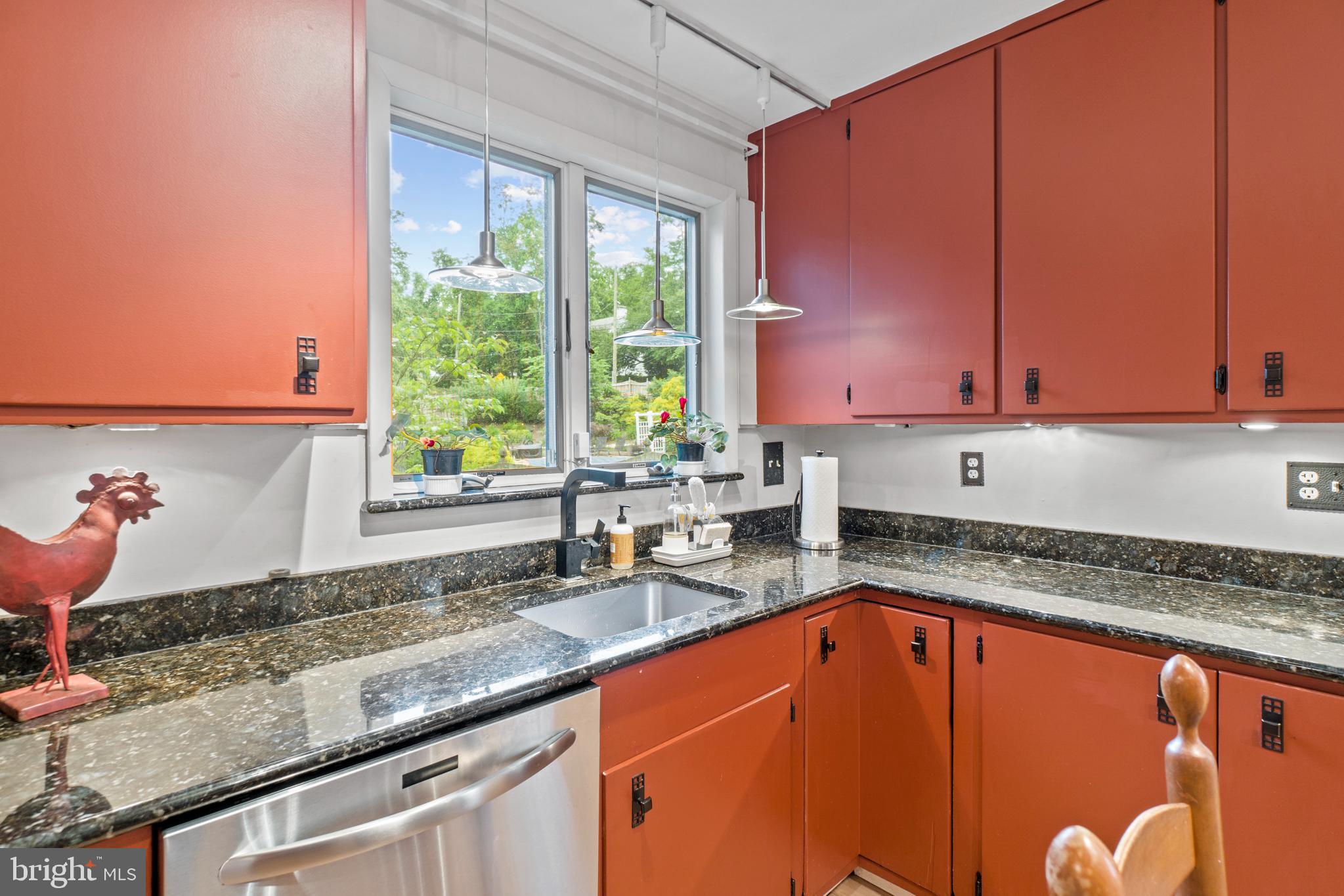 5015 Falls Rd Terrace Baltimore, MD 21210 - Photo 24 of 71 Kitchen with granite counter tops