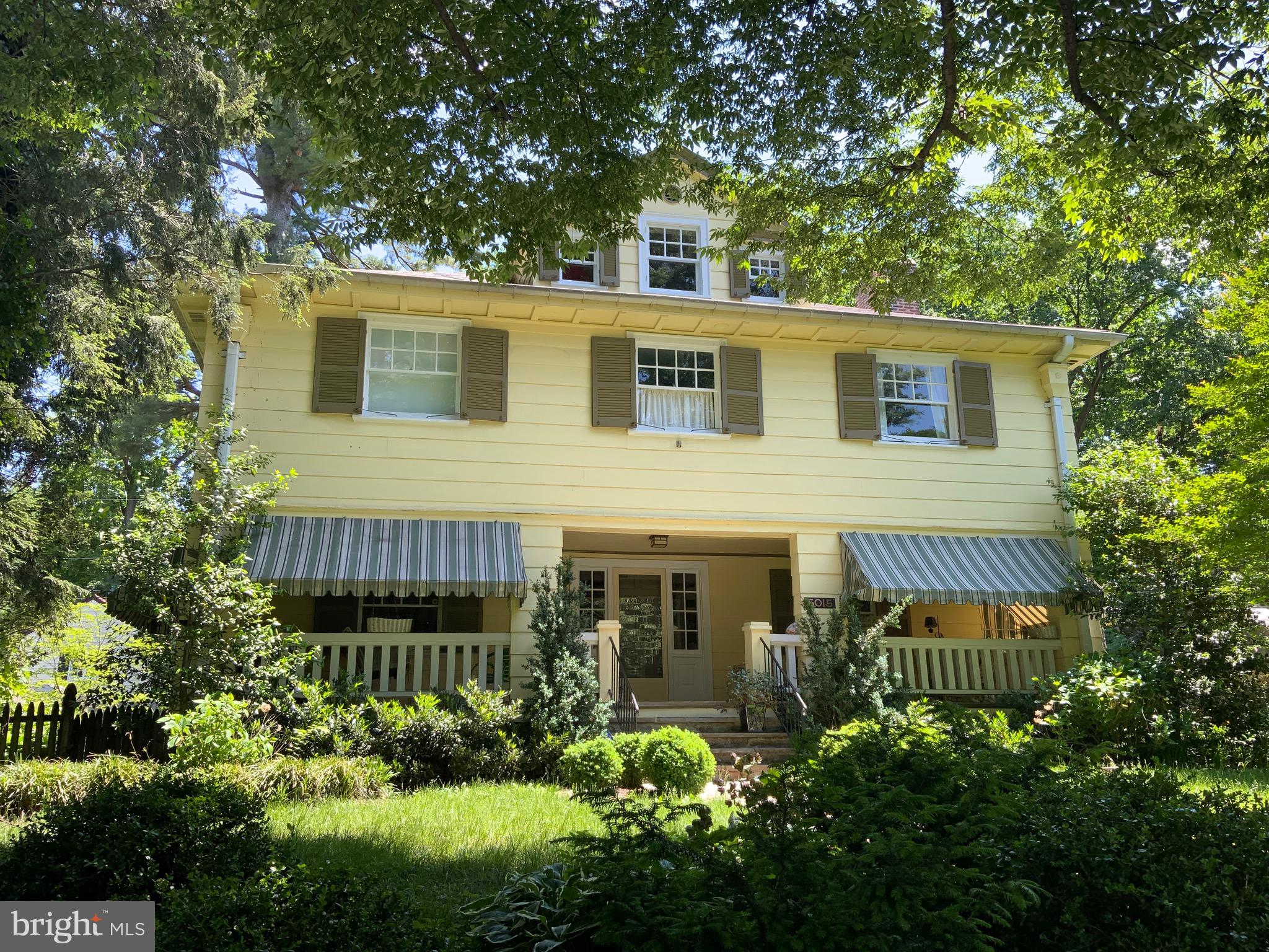 5015 Falls Rd Terrace Baltimore, MD 21210 - Photo 10 of 71 View of home on a sunny day