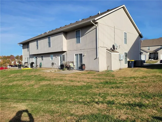 $850,000 | 10630-10636 North Locust Court, Kansas City, MO 64155