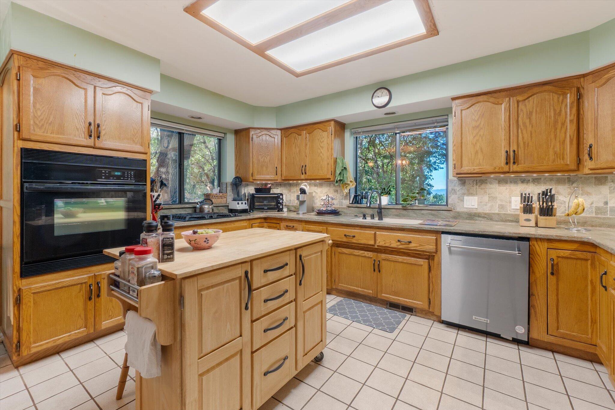 26997 Lookout Mountain Road Oak Run, CA 96069 - Photo 15 of 92 15-BiggerFlow Real Estate Media-15