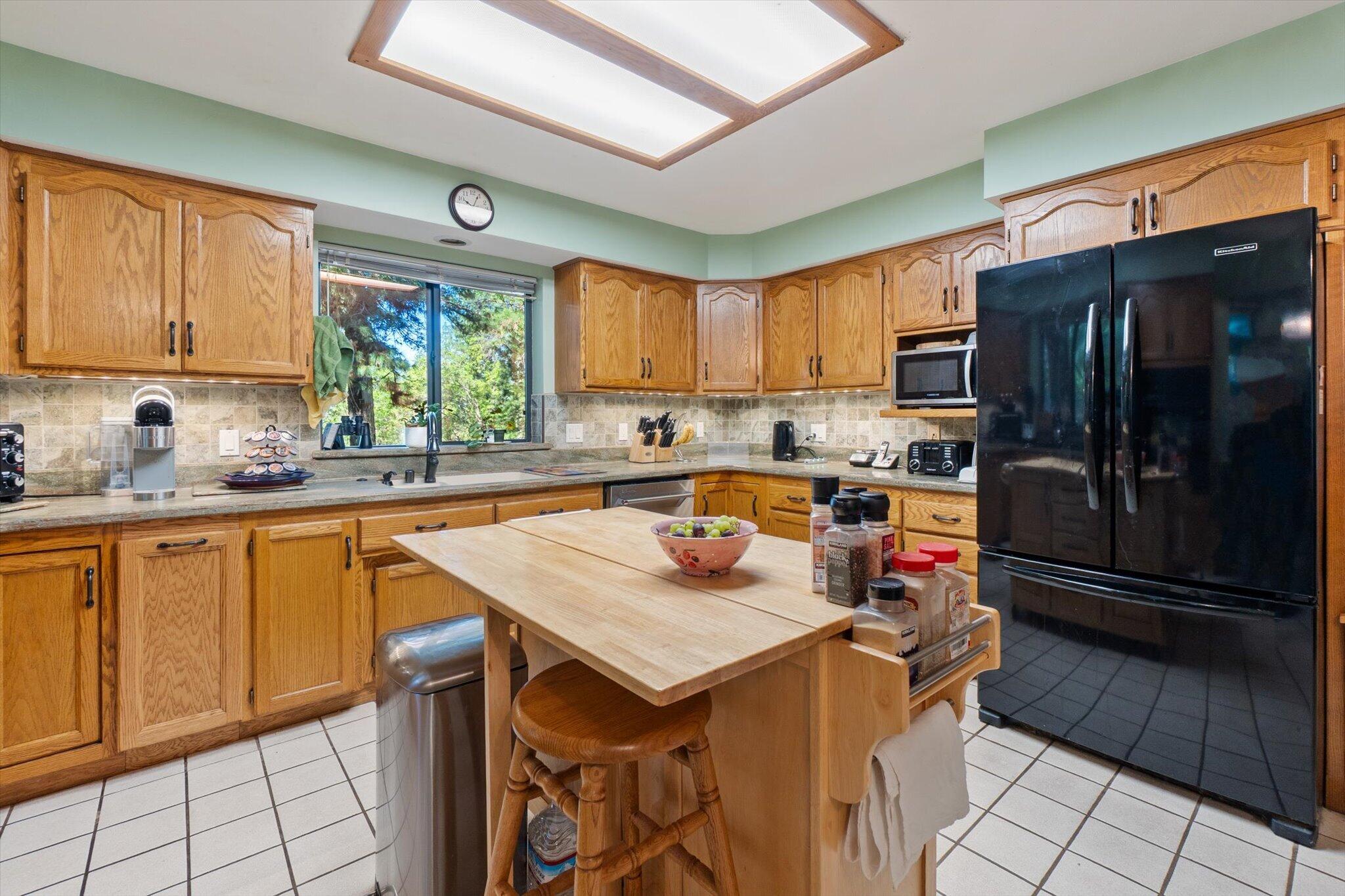 26997 Lookout Mountain Road Oak Run, CA 96069 - Photo 17 of 92 17-BiggerFlow Real Estate Media-17