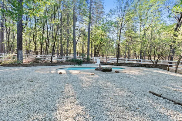 $675,000 | 26997 Lookout Mountain Road, Oak Run, CA 96069