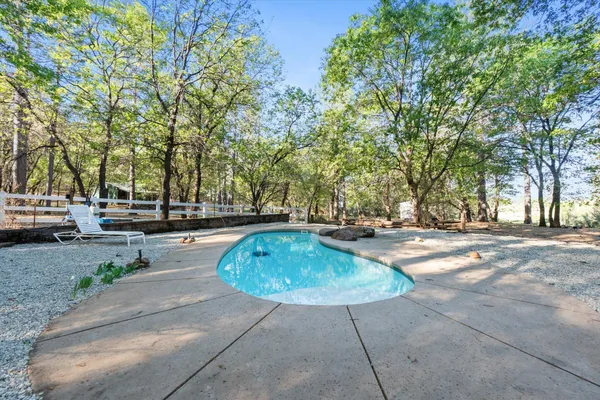 $675,000 | 26997 Lookout Mountain Road, Oak Run, CA 96069
