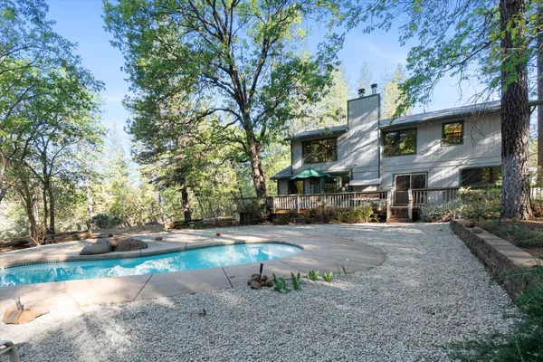 $675,000 | 26997 Lookout Mountain Road, Oak Run, CA 96069