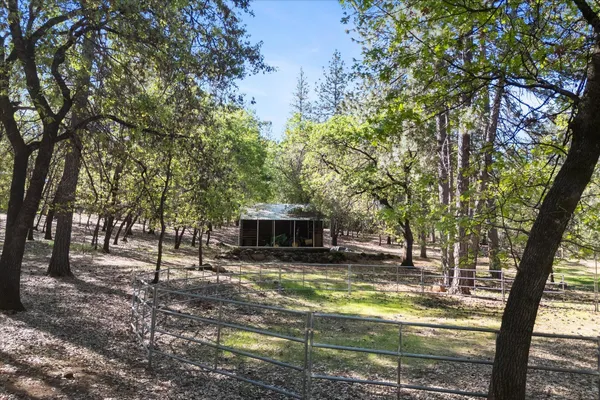 $675,000 | 26997 Lookout Mountain Road, Oak Run, CA 96069