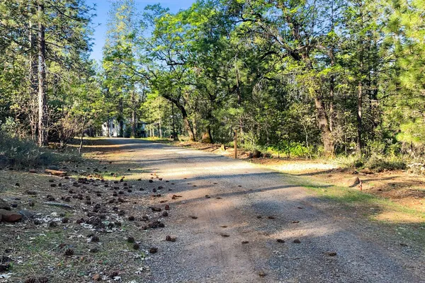 $675,000 | 26997 Lookout Mountain Road, Oak Run, CA 96069