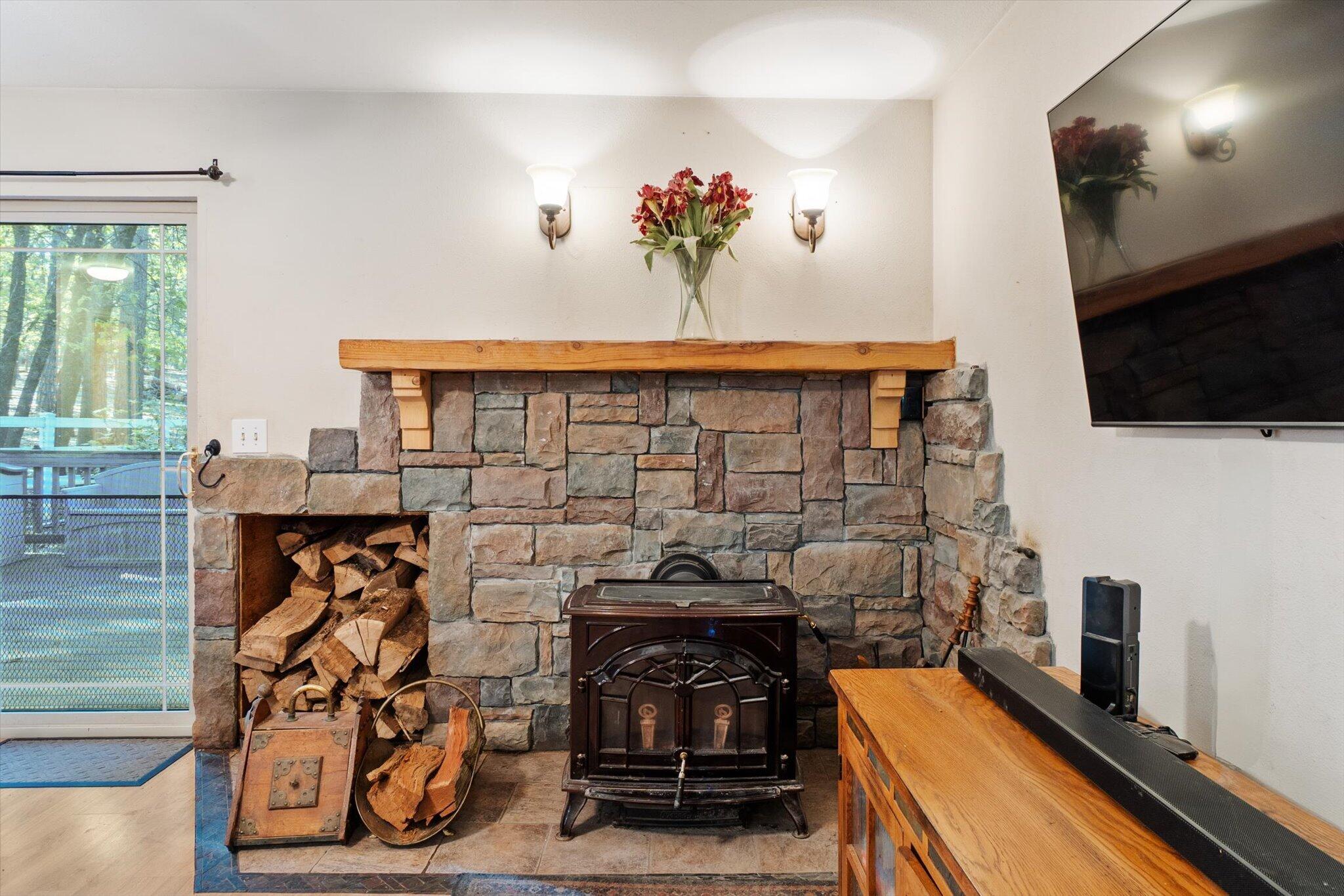 26997 Lookout Mountain Road Oak Run, CA 96069 - Photo 8 of 92 08-BiggerFlow Real Estate Media-8