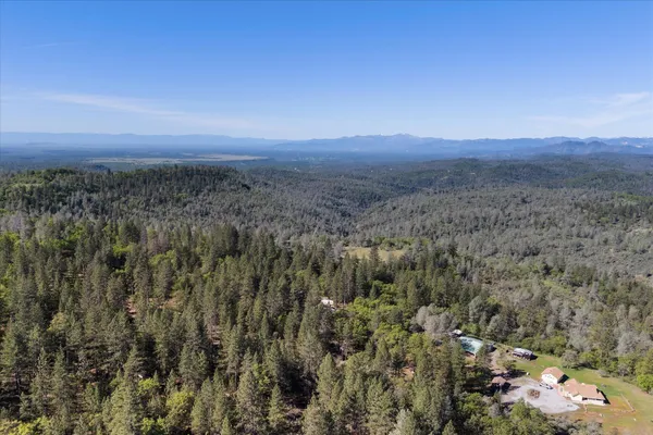 $675,000 | 26997 Lookout Mountain Road, Oak Run, CA 96069