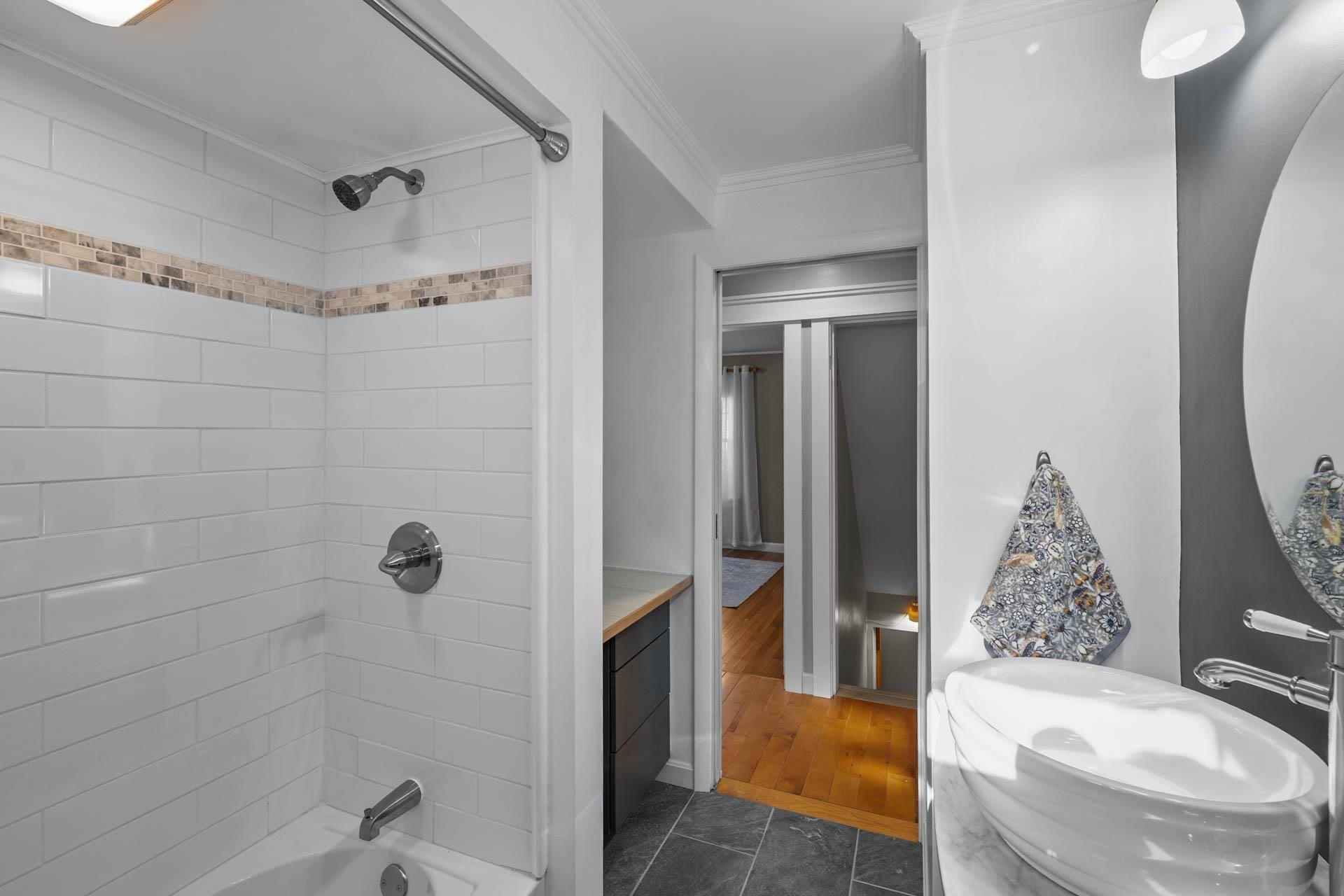 166 Varney Street Manchester, NH 03102 - Photo 13 of 25 Gallery Image 13