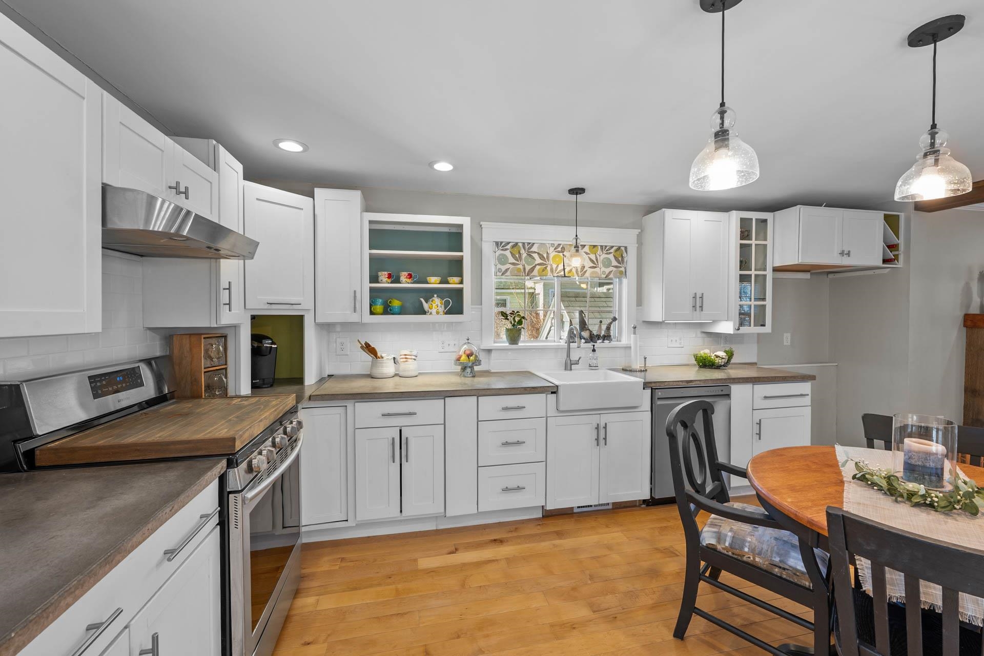 166 Varney Street Manchester, NH 03102 - Photo 2 of 25 Gallery Image 2