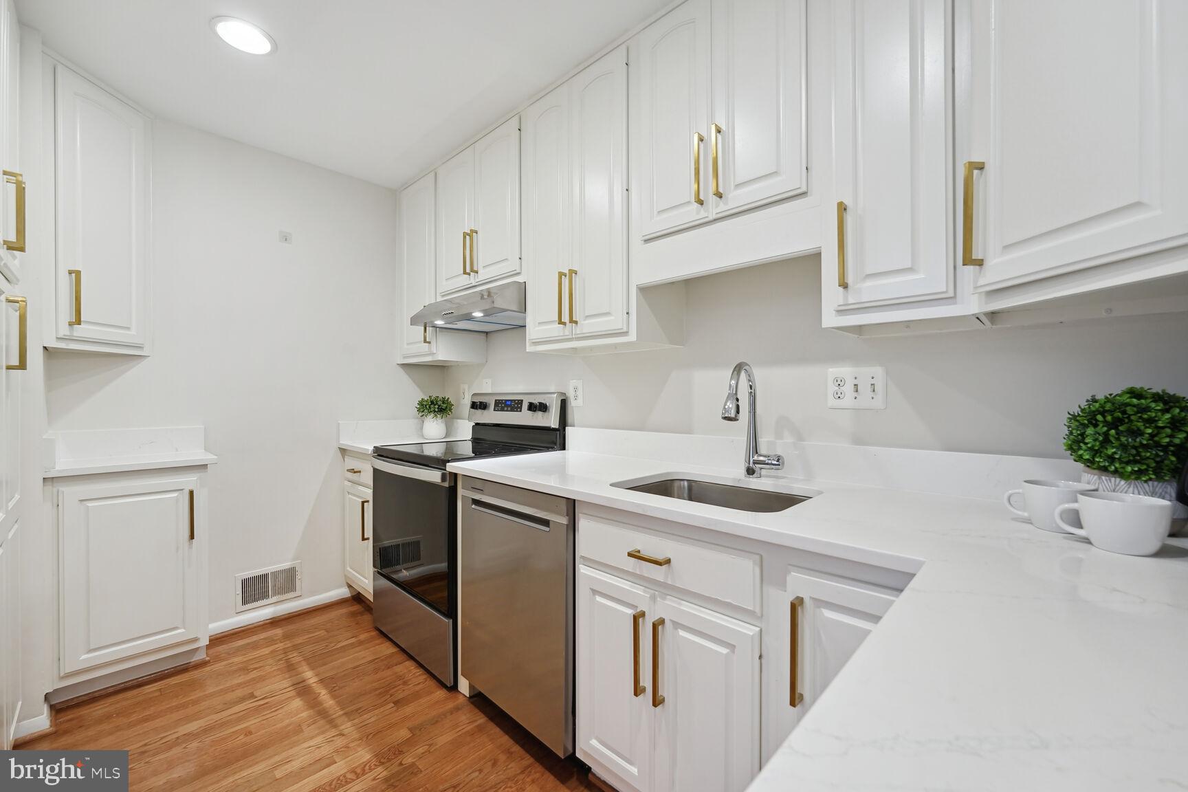 2149 Colts Neck Court Reston, VA 20191 - Photo 8 of 27 Gallery Image 8