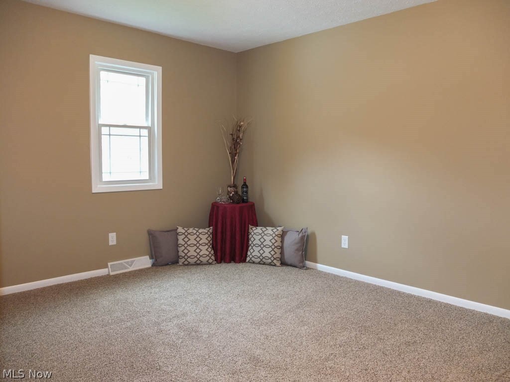1475 Sand Run Road Akron, OH 44313 - Photo 9 of 24 Master bedroom has direct access to the full bath.