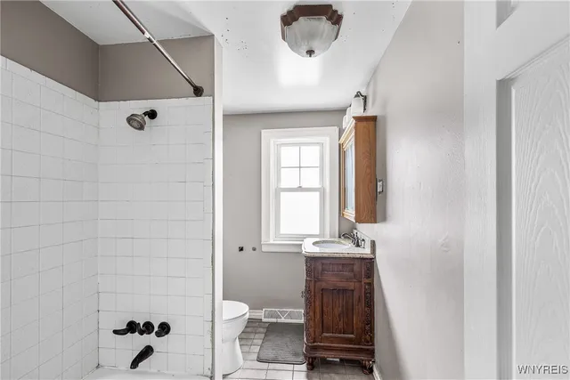 $249,900 | 75 Juniata Place, Buffalo, NY 14210