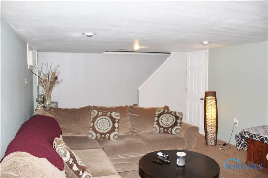 3847 Grantley Road Toledo, OH 43613 - Photo 12 of 14 Gallery Image 12