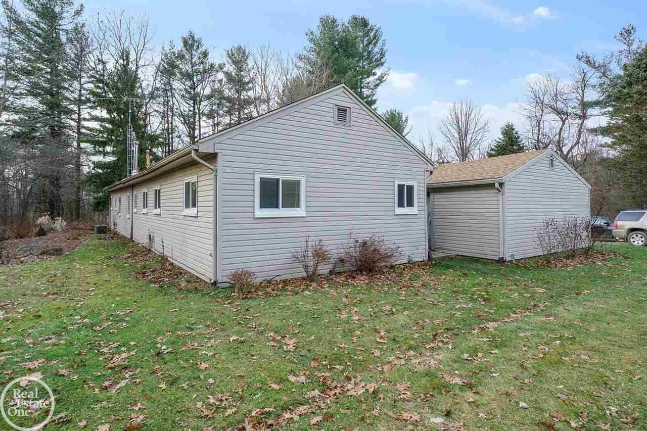 5190 Secord Lake Road Leonard, MI 48367 - Photo 24 of 34 50002072-23.JPG