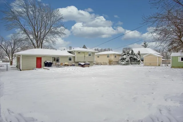 $429,000 | 6030 Belmont Road, Downers Grove, IL 60516