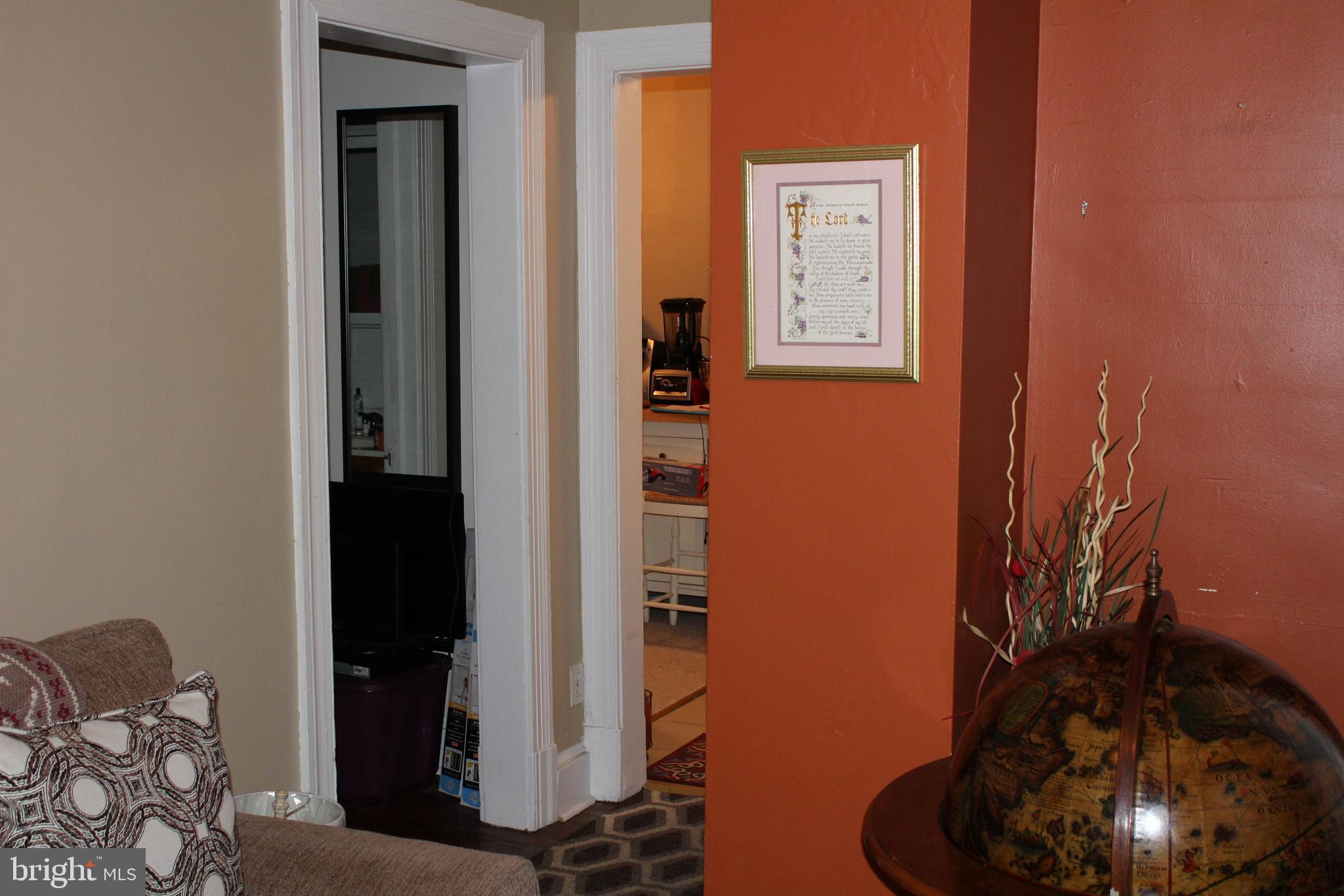 4201 Maple Road Morningside, MD 20746 - Photo 3 of 23 Living room view