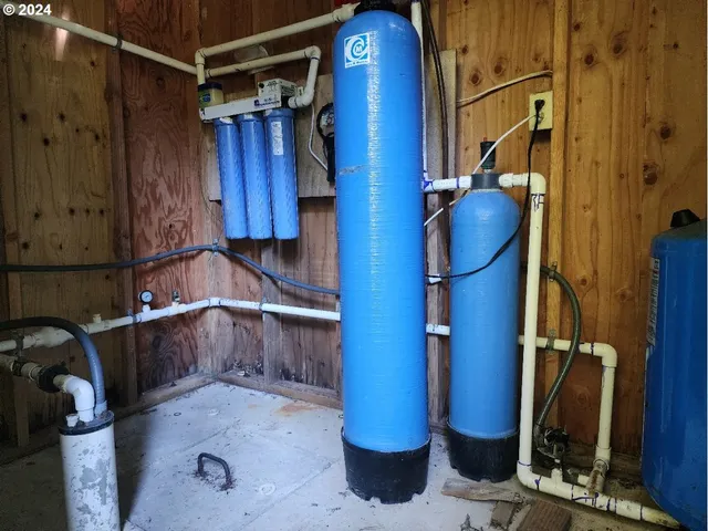 $410,000 | 41565 Highway 101, Port Orford, OR 97465